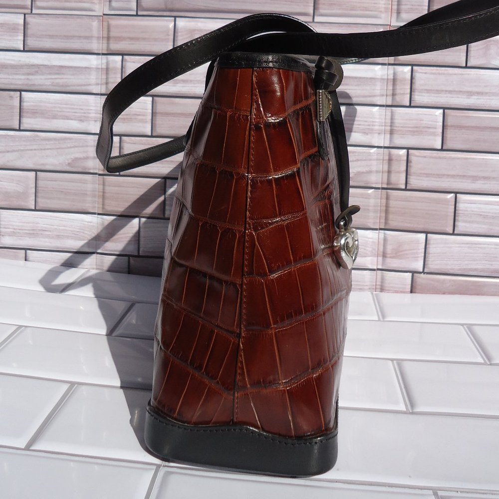 BRIGHTON croc-embossed leather shoulder bag. - Picture 5 of 16